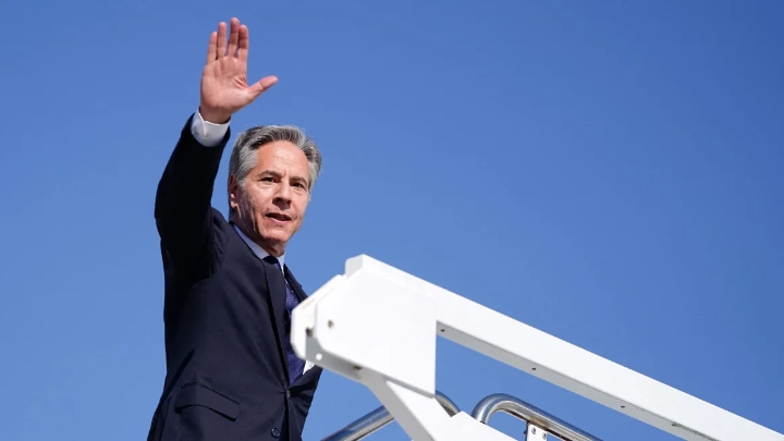 US Secretary of State Antony Blinken boards a plane as he departs Joint Base Andrews, Maryland, on October 21, en route to the Middle East. Nathan Howard/Pool/Getty Images