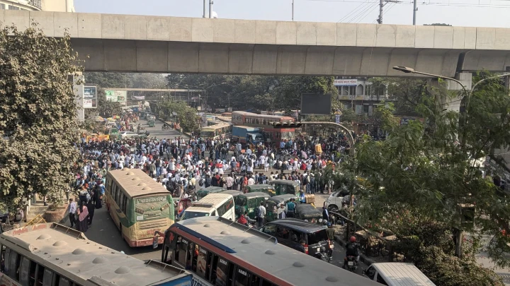 Intern doctors of BSMMU and private hospitals gathered at Shahbagh demanding a pay hike on Sunday (22 December). Photo: TBS