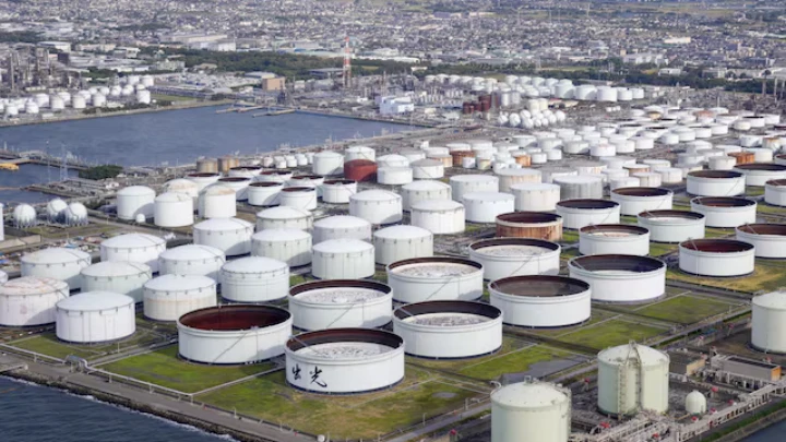 An aerial view shows an oil factory of Idemitsu Kosan Co. in Ichihara, east of Tokyo, Japan November 12, 2021. Mandatory credit Kyodo/via REUTERS/File Photo